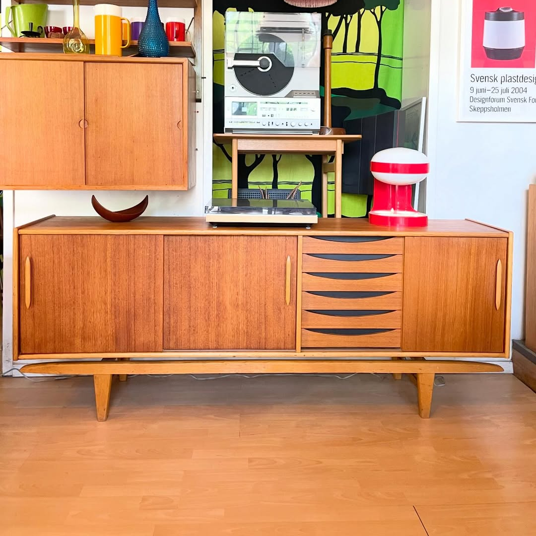 Teak and oak sideboard