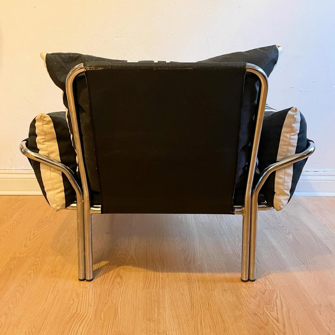 Steel tube lounge chair