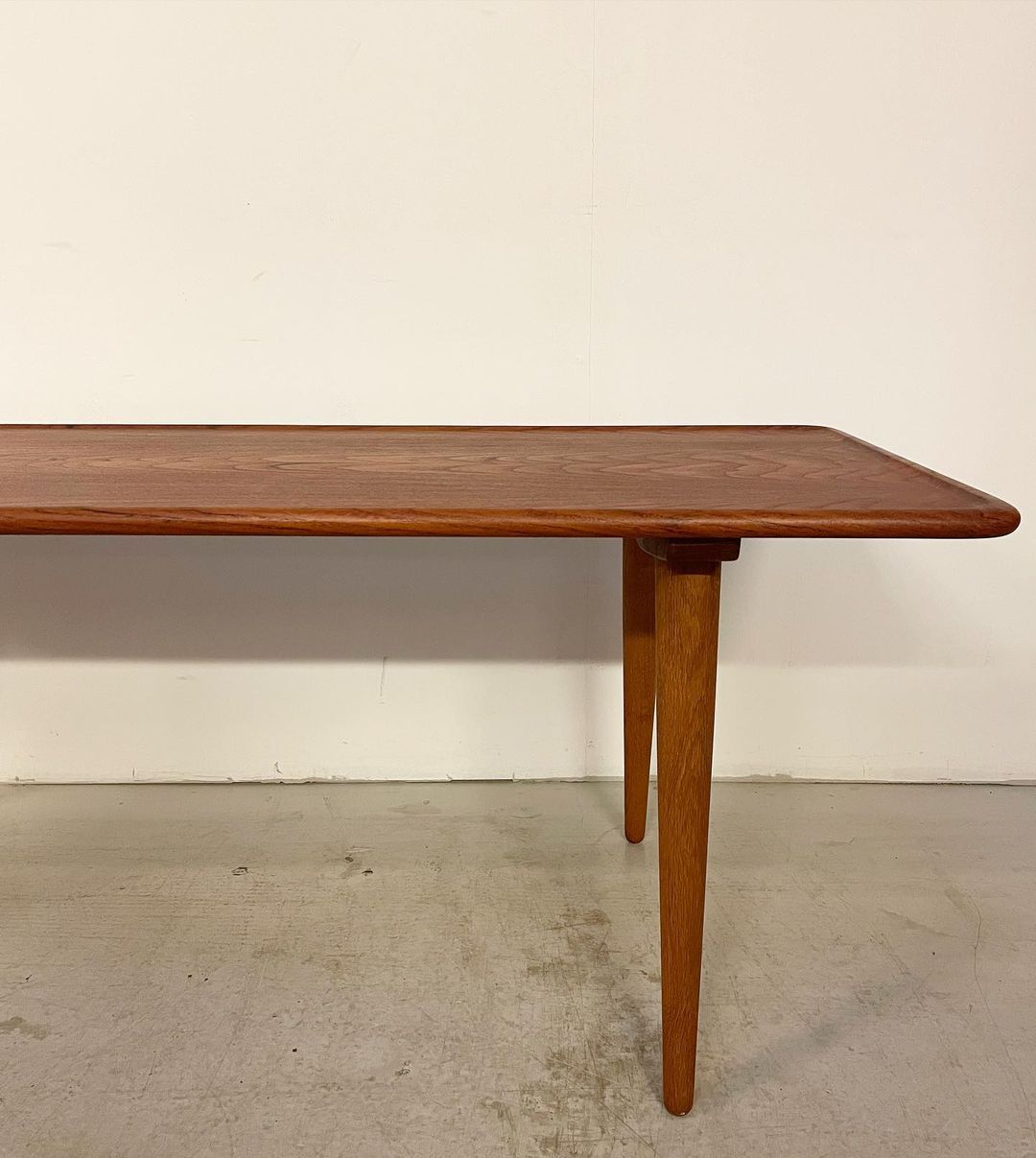 Teak coffee table model AT-11, design Hans J Wegner