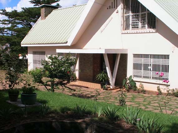 AKANY FANDROSOANA   AAM-Schulungsort in Ambohinambo Antananarivo MADAGASKAR 18°50'34.4 Süd/47°27'41.8 Ost