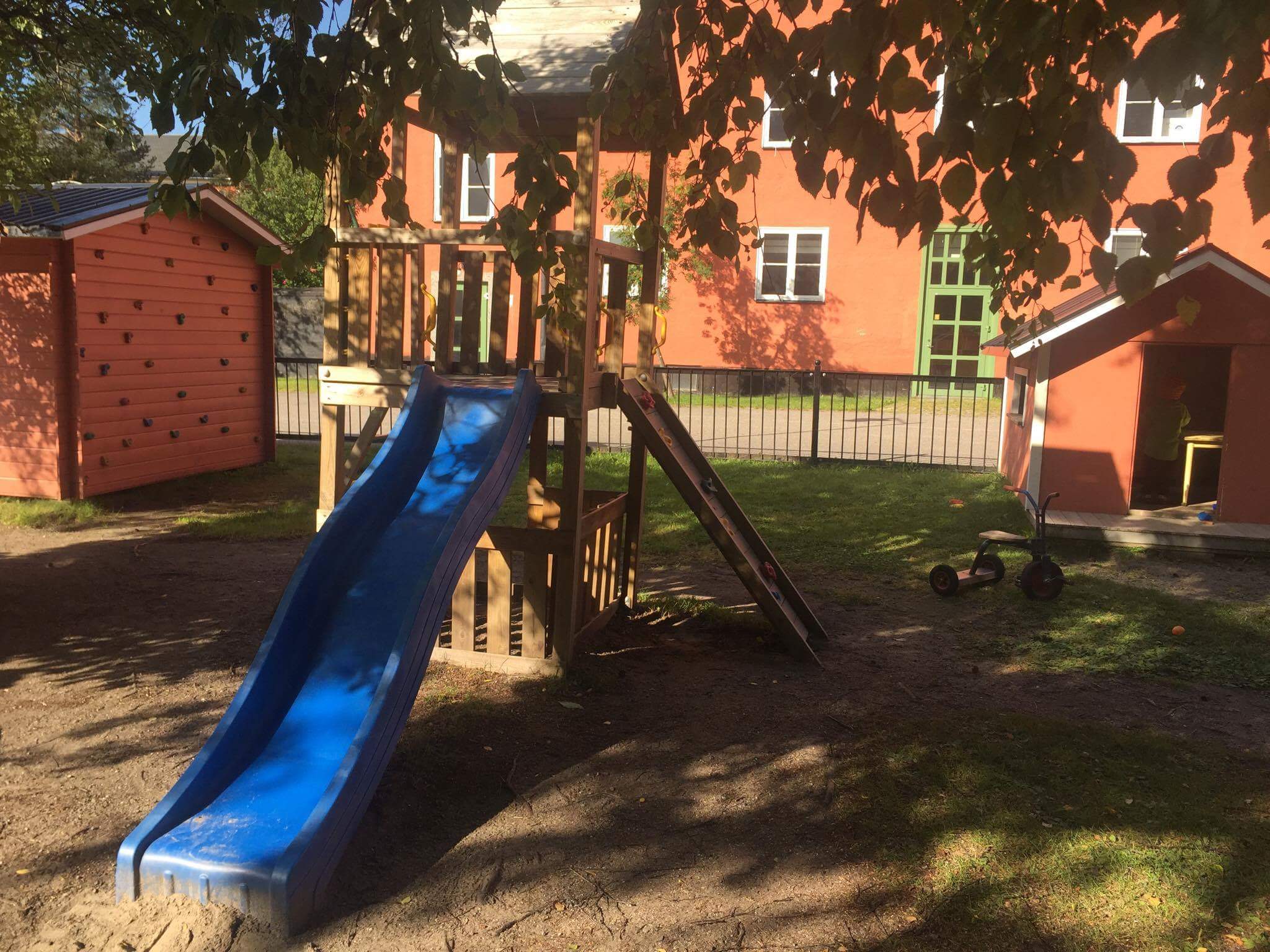 Rutshbana på lekgård