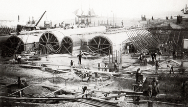 Søfortet Middelgrundsfortet. Støbning af kasematterne i september 1892. Statens forsvarshistoriske Museum.