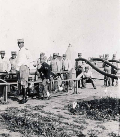Sydamagerstillingen. Soldater indkvarteret i Ulleruplejren 1916-1918. Tårnby Stads- og Lokalarkiv.