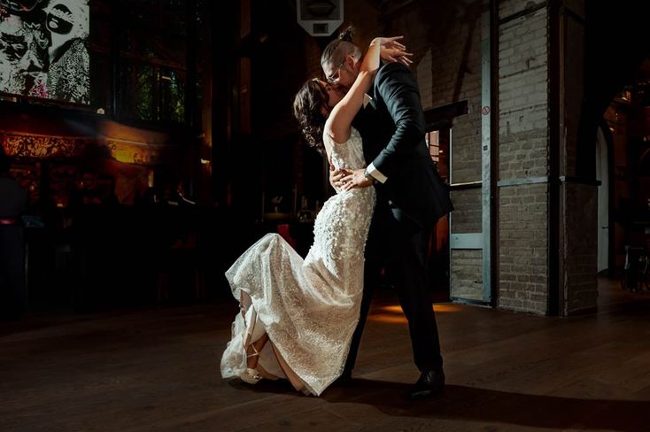 Der Hochzeitsfotograf NRW hält romantische Hochzeitstänze