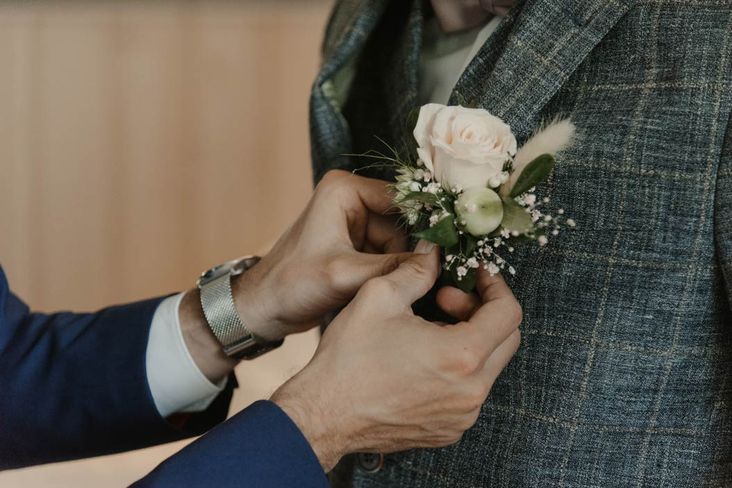 hochzeit-blumenanstecker-bräutigam