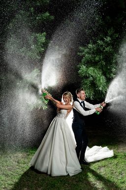 hochzeitsfoto-mit-dem-sekt-fotografie