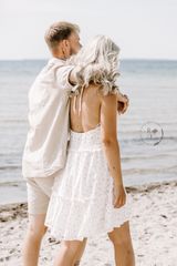 gårtur på stranden par