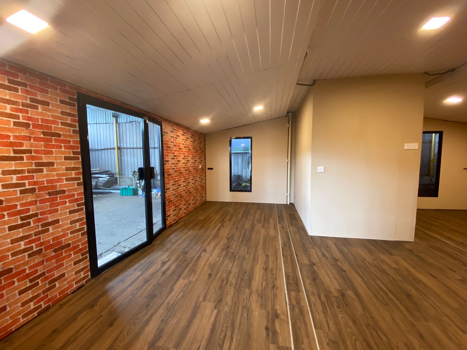 fourLIFE interior for retail
