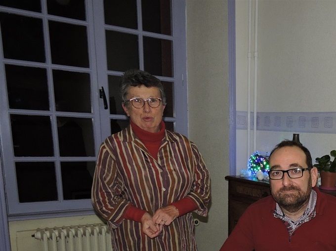 L’auteur en compagnie des présidentes des deux associations éditrices.