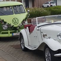 het vwbusje komt zo Franky Malbrancke huwelijksvervoer