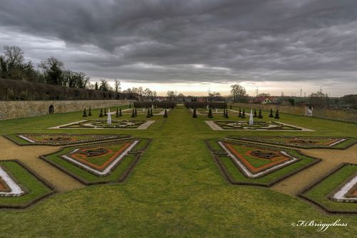 Morgenstimmung im Garten von Schloß Hundisburg