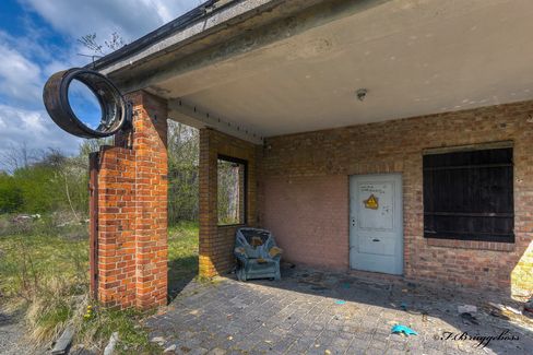 Der Schattenplatz des Pförtners