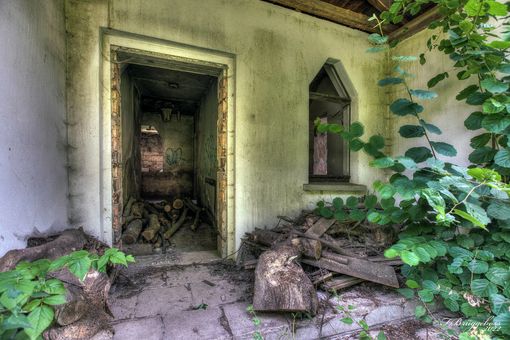 Holz vor der Tür