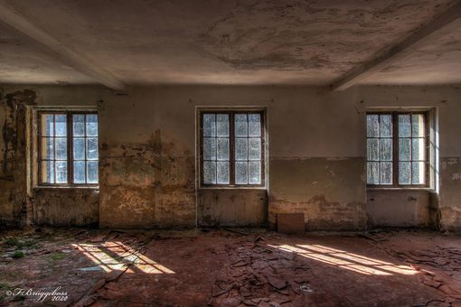Fenstertriologie mit zwei Schatten