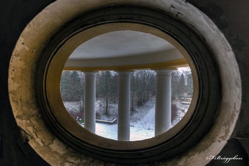 Durchblick auf Schnee
