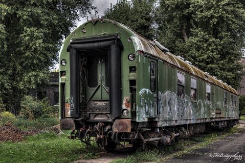 Personenwagen mit alter Bemahlung