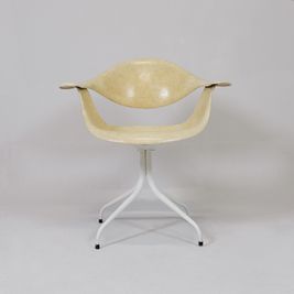 Nelson Swag Legged Chair
