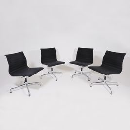 4 Eames EA 102
