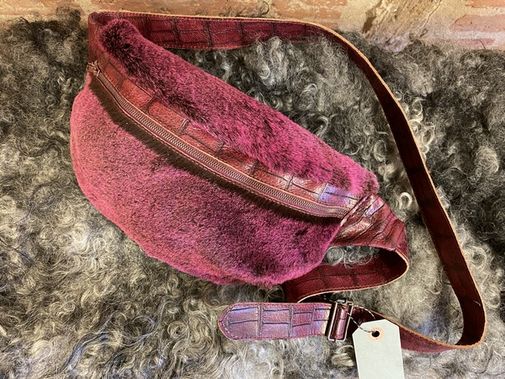 62. Bumbag