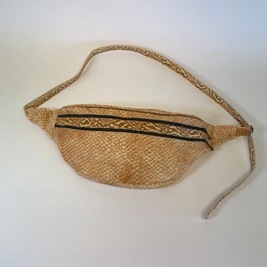 23. Bumbag