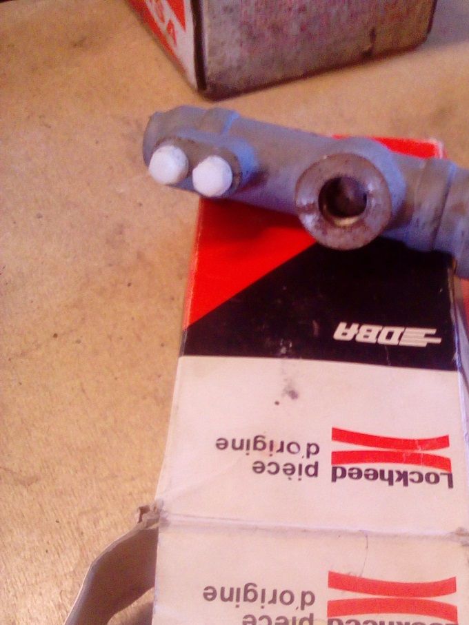 611449. Hovedcylinder simca 1301-501.    250kr