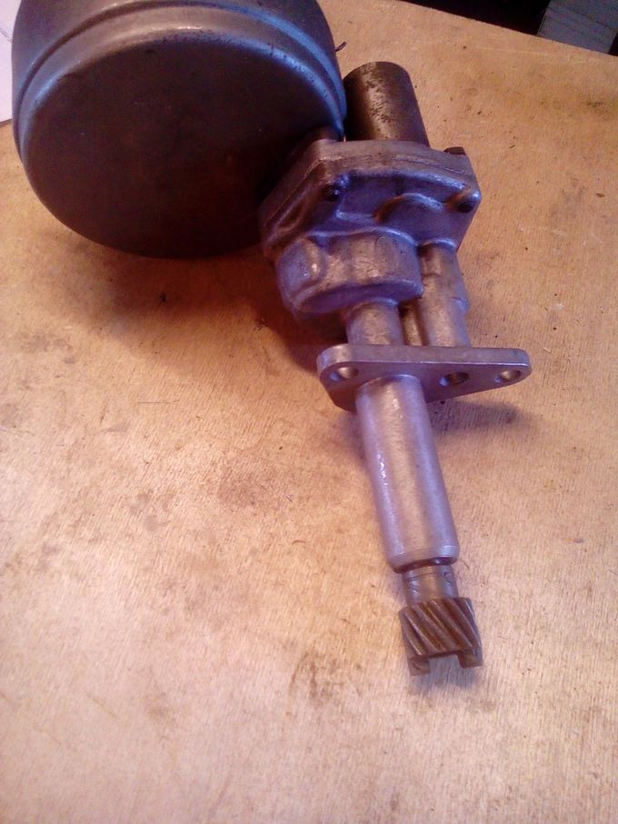 Oliepumpe Ford. Ny 300kr