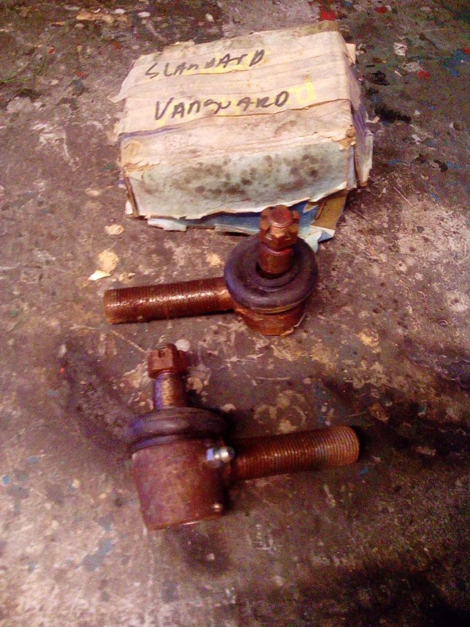 Sæt styrekugler standard Vanguard. 200kr.