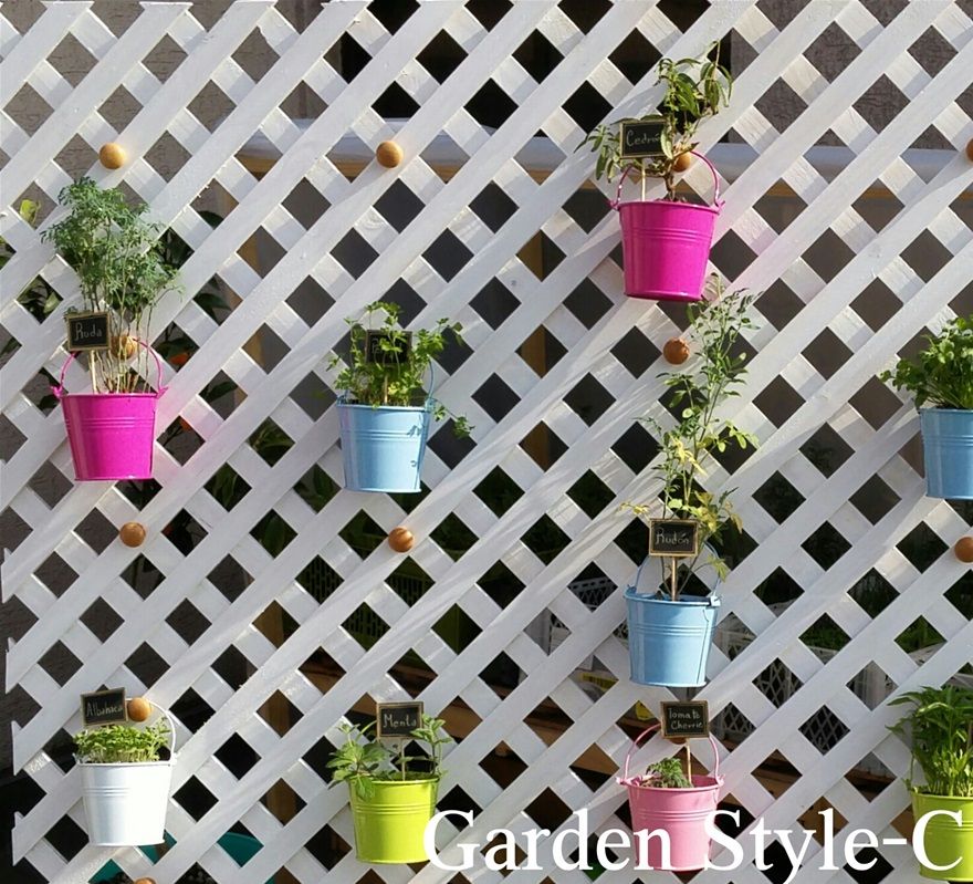 Treillage para Muro Decorativo BLANCO, incluye 16 plantas a tu elección en macetas de colores, medidas 2mts x 1.2cm, Instalacion GRATIS en RM. Valor $150mil. Contacto +56999390065