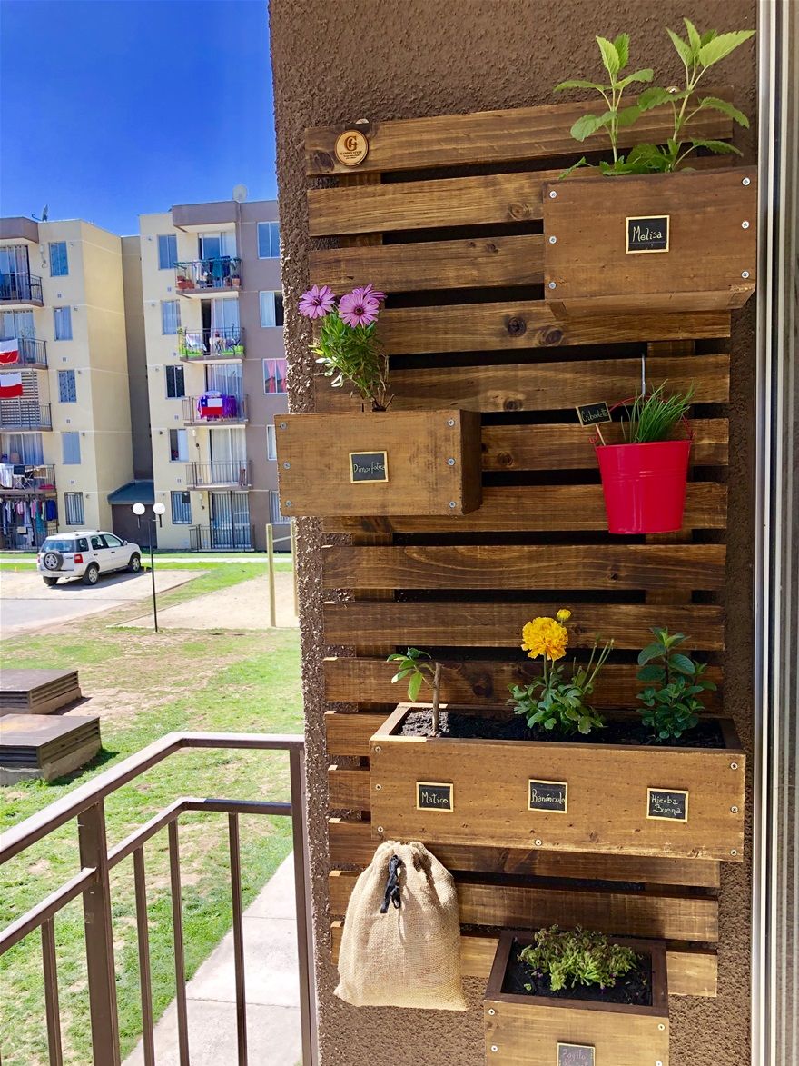 (Cod. HM7V-1) Hermoso Huerto de muro, incluye 7 plantas a elección, despacho e instalación, medidas 130cm de alto x 60cm de ancho, Valor 80mil. Contacto +56999390065.  TODAS NUESTRAS MACETAS SON DESMONTABLES