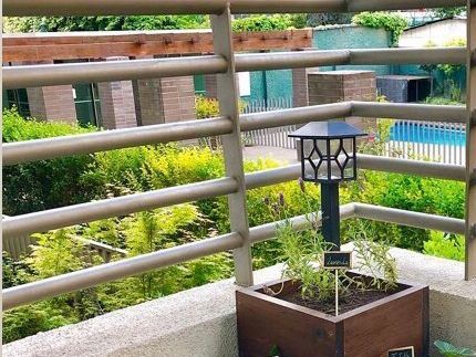 (Cod. HP9P) Hermoso Huerto Piramidal desmontable (incluye Farol Solar) Incluye 9 plantas a elección + Instalación Gratis dentro de RM, Medidas 75cm de alto x 55cm de ancho. Valor $70mil Contacto: +56999390065