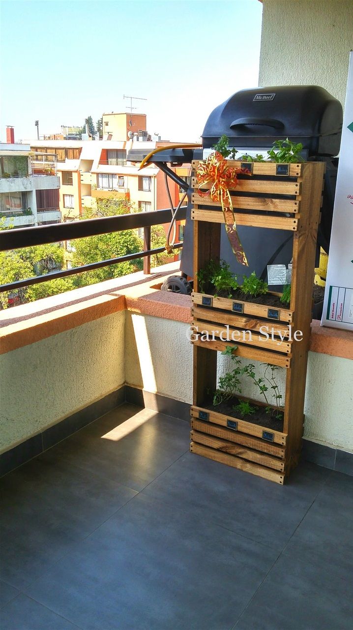 (Cod. HP9P) Hermoso Huerto de Piso.Incluye 9 Plantas a Elección. Despacho a Domicilio e instalación. Medidas 127cm de Alto x 45cm de Ancho, profundidad de 23cm. Valor $75mil