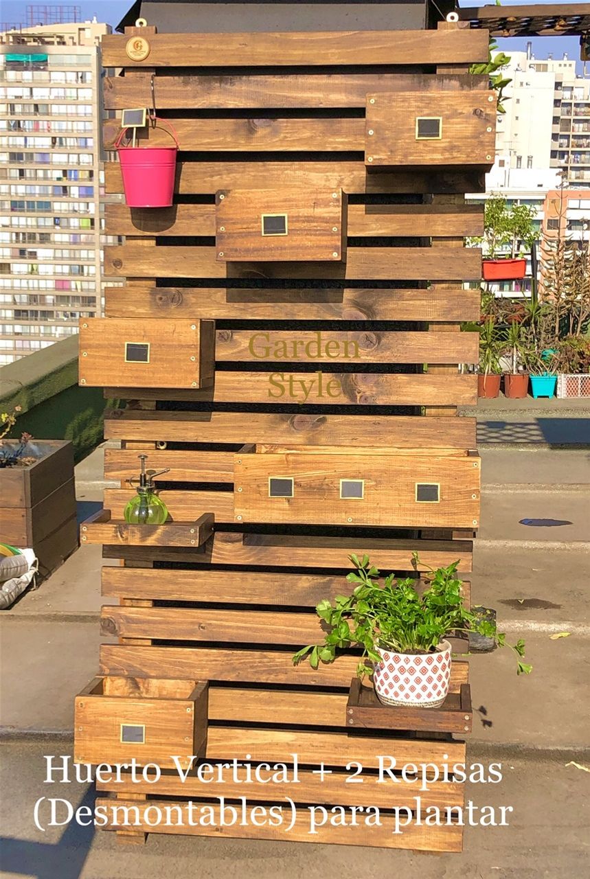 (Cod. HM8V-CRSP) Hermoso Huerto Vertical (sin plantas) Capacidad para 10 plantas (8 en macetas y 2 en repisas), medidas 175cm de alto x 80cm de ancho. Instalación GRATIS dentro de RM. Valor $90mil. Contacto +56999390065. TODAS NUESTRAS MACETAS Y REPISAS SON DESMONTABLES