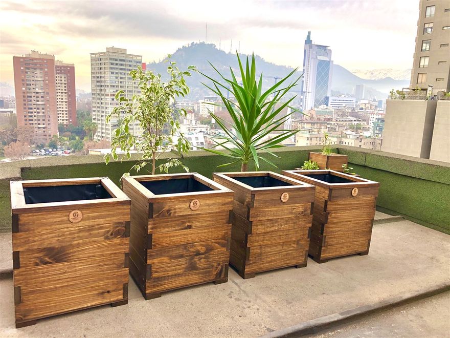 (Cod. MCSP) Maceta Cubo para tus plantas más grandes, maceta protegida contra la humedad y forrada al interior, medidas 40x40x40 valor 45mil contáctanos +56999390065