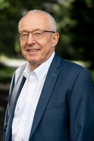 21. Klaus Jousten