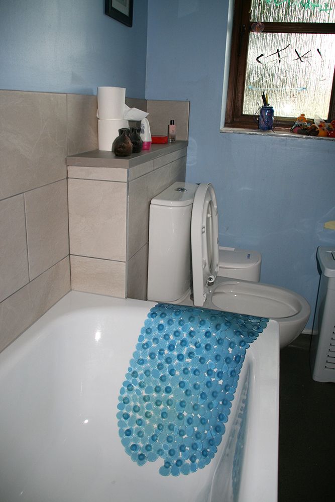 a look towards the new loo...