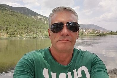 Βιογραφικές προσωπικές σημειώσεις...





Γεννήθηκε στην Θεσσαλονίκη, στις 11 - 11 - 1968.



Εργάζεται ως φυσικοθεραπευτής σε δημόσιο κέντρο αποκατάστασης ατόμων με αναπηρία αλλά του αρέσει να ζωγραφίζει. Είναι αυτοδίδακτος ζωγράφος.



Στο Γυμνάσιο είχε την τύχη να έχει δάσκαλο, τον αγαπημένο Νίκο Παραλή.



Ζωγραφίζει αυτόματα, εικόνες που προέρχονται από το υποσυνείδητο. Στους πίνακές του κρύβονται δεκάδες σύμβολα και μηνύματα. Ανήκει στους υπερρεαλιστές που θαυμάζει.



Δεν φοβάται να εκθέσει τη δουλειά του, αλλά ούτε και να εκτεθεί. Δεν θέλει να προκαλέσει αλλά ούτε και να τον προκαλούν. Σε όλη του τη ζωή έχει χαράξει κόκκινες γραμμές, το ίδιο και στην τέχνη.



Η ζωγραφική είναι ένα είδος εξομολόγησης. Είναι μια επικοινωνία με τον κόσμο, κατάθεση της ψυχής του καλλιτέχνη. Σε όλους τους πίνακές του κρύβει «ένα μικρό κομμάτι ψυχής».

Πιστεύει ότι οτιδήποτε λιμνάζει, φθείρεται, γίνεται φλύαρο και πεθαίνει. Όλα όσα μας περιβάλλουν και μέσα μας, αποτελούν αρμονικό και αδιαίρετο σύνολο. Είμαστε αθάνατα στοιχεία και μέρη του σύμπαντος. Τίποτα παράλογο ή τρομακτικό. Όλα είναι απλά και όλα είναι στη φύση μας, όπως και η τέχνη.



Οι πίνακές του προέρχονται από την εσωτερική του θέληση να βρει και να βελτιώσει τον εαυτό του, μέσω των φιλοσοφικών, ορθολογικών και μεταφυσικών του αναζητήσεων.



Στόχο του αποτελεί η συνεχής εξέλιξη.





-





He was born in Thessaloniki, on 11 - 11 - 1968.



He works as a physical therapist in a public rehabilitation centre for the disabled but likes to paint. He is a self-taught painter.



In high school, he was lucky to have a teacher, the beloved Nikos Paralis.



He automatically paints images that originate from the subconscious. Dozens of symbols and messages are hidden in his paintings. He belongs to the surrealists he admires.



He is not afraid to exhibit his work, but not to be exposed. He doesn't want to provoke, and neither does he want to be provoked. Throughout his life, he has drawn red lines, the same in art.



Painting is a kind of confession. It is a communication with the world, a deposit of the soul of the artist. In all his paintings he hides 