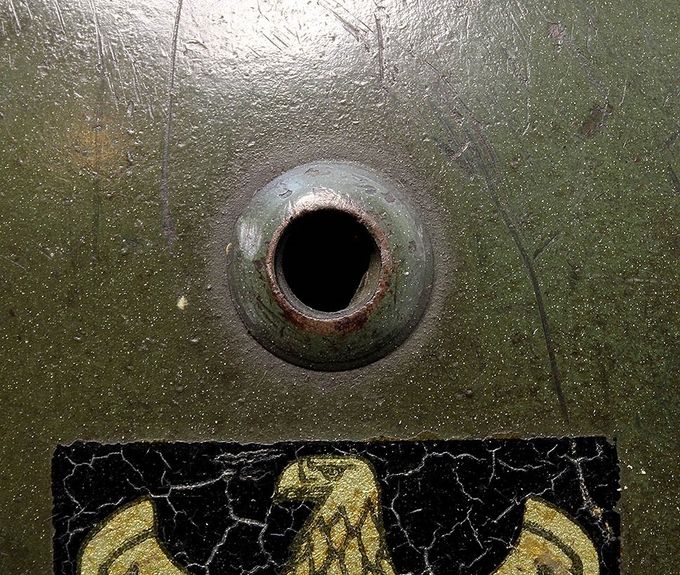 M35 SE air-vent bushing. Slightly different compared to the ET.