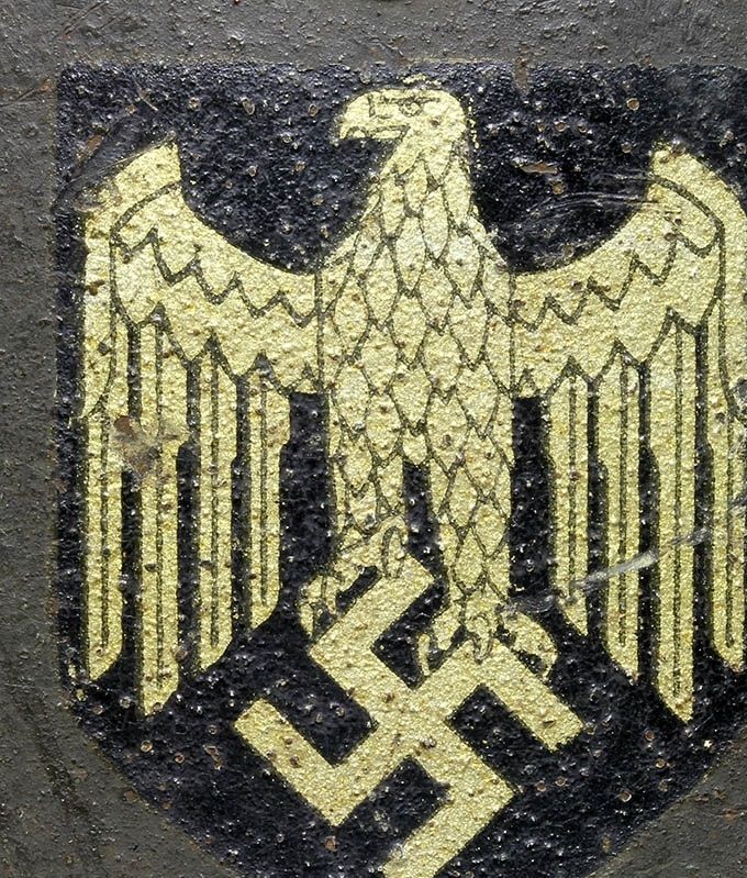 ET decal from an M42. The same design as the decal above. This one has turned more yellow over time.