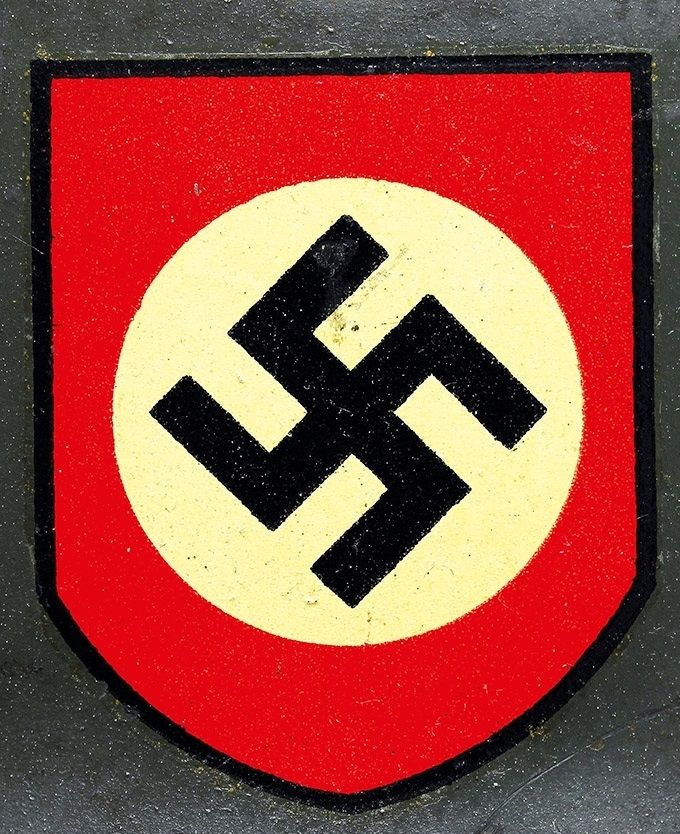 Party shield on the same M40 SE pictured above. 