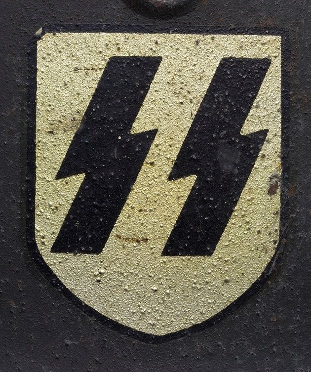 SS decal on an M40 ET.