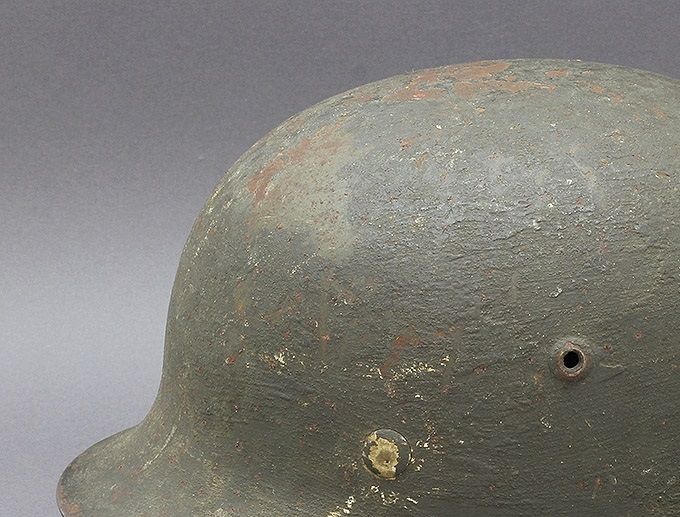 M35 ET62 with a rough textured sand paint. The paint was brushed on thickly resulting in a rough finish.