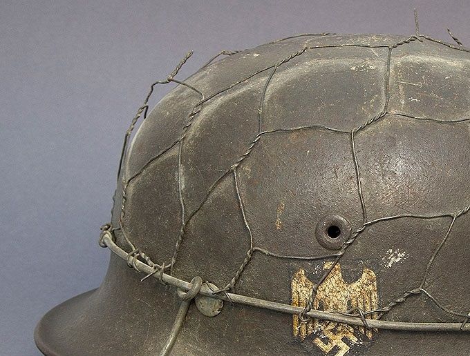 M40 Q62 Heer with half-basket chickenwire (Magnus Sjursen collection).