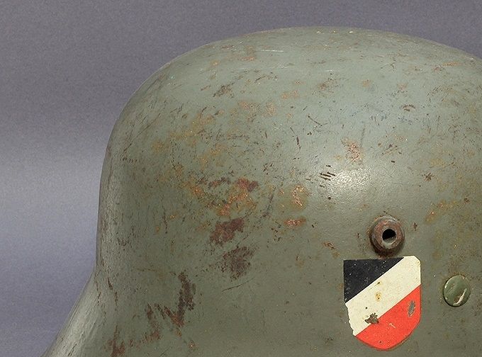 The right side of the Austrian M17 above.