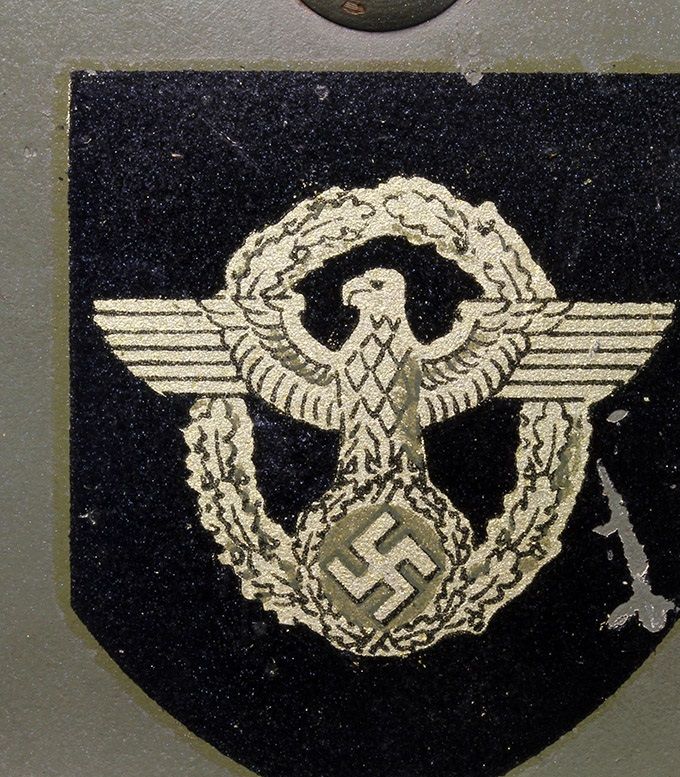 Polizei decal (borderless) on an M35 Quist.