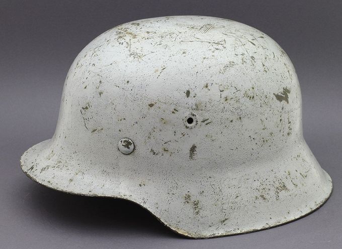 M42 EF64 with light grey almost white tone of the paint. The paint is referred to 