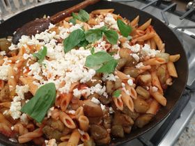 What a treat, meatless meal with eggplant standing in for the meat!
