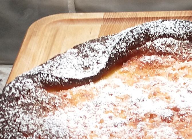You can make it in a spring pan as well. Let cook completely before removing from pan.