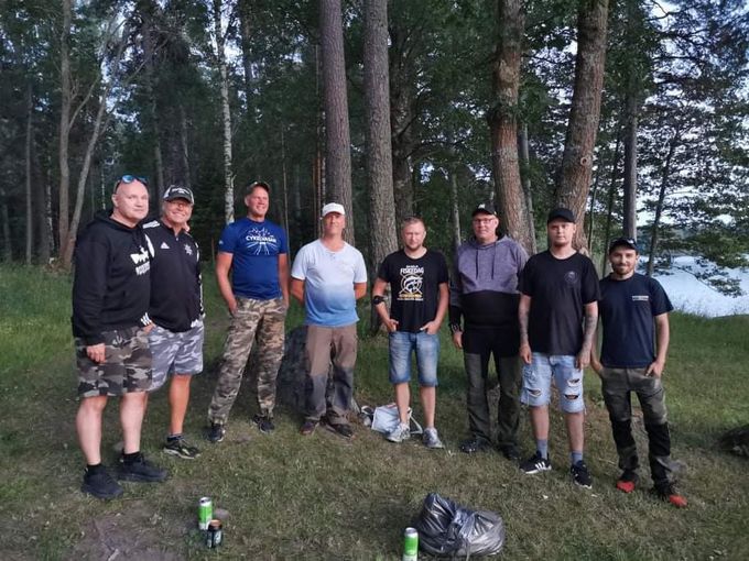 Pristagarna på 2-mannatävlingen på Gimodammen 10 juli 2021.