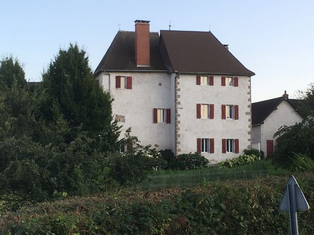Façade nord vue depuis la route d'arrivée