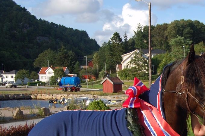 NM vinner Sjefslill sammen med Elias og Mina Mathilde